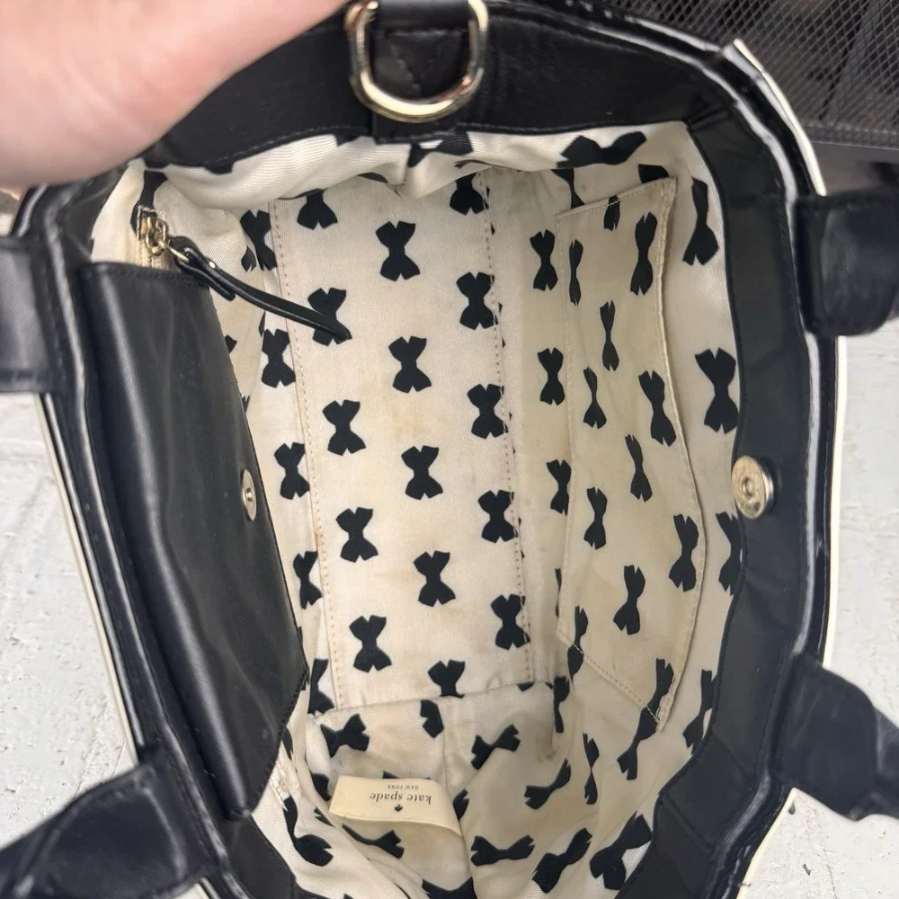 Kate Spade NY Chelsa Park Gigi Patent‎ Leather Stripe Preowned No Shoulder Strap